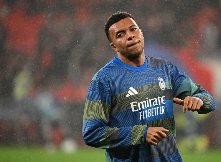 足球-断崖式下滑！姆巴佩此前31场38球→近7场仅1球，近2个月1球1助3黄