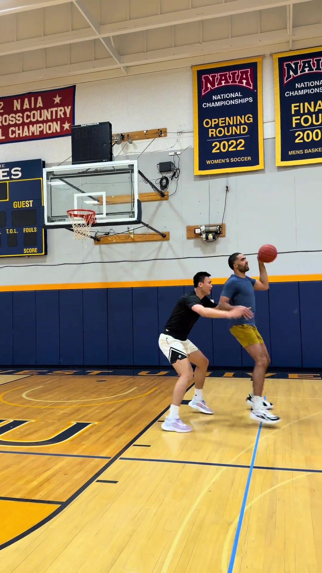 干货满满！淡厚然和小波特弟弟琼泰进行美式单挑